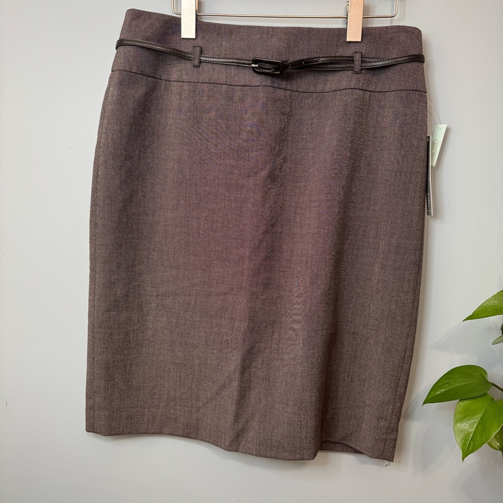 Apt 9 Gray Pencil Skirt with Black Belt. Stretch. NWT. Size 14